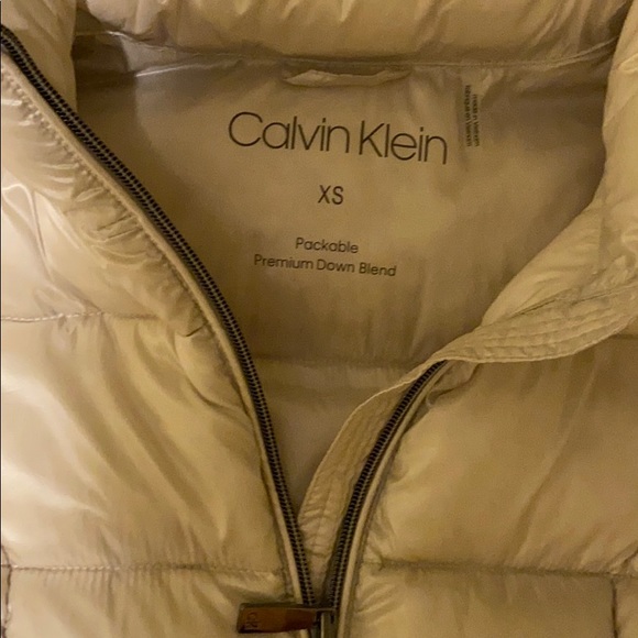 Calvin Klein Women’s Puff Jacket - Picture 2 of 3